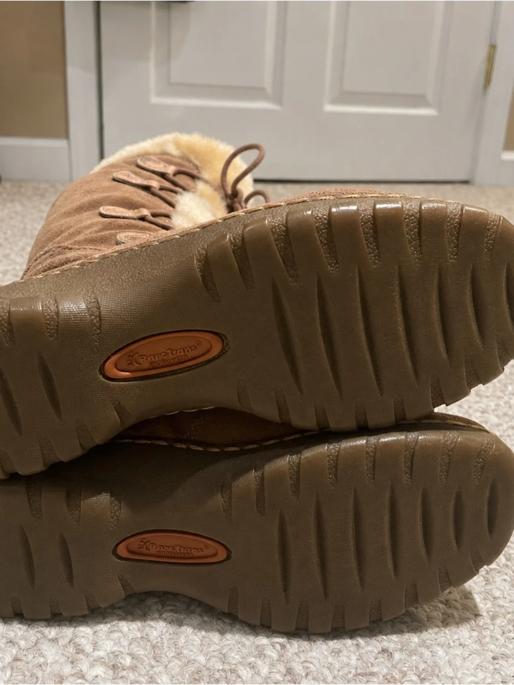 BareTraps Women's Tan Suede Shearling Lace-Up Winter Boots